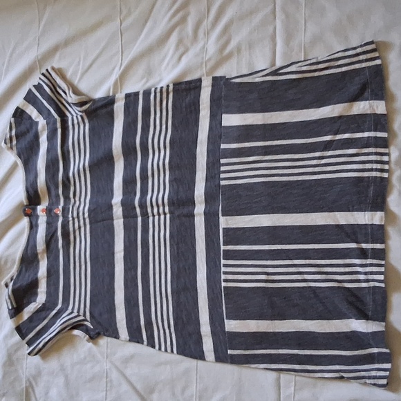 Gray and white Blouse - Picture 2 of 6